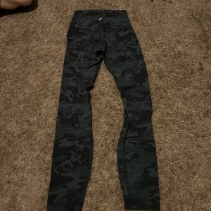 Green camo Lululemon align leggings, 2